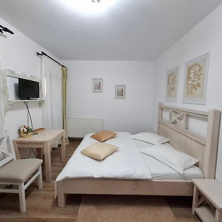 Dor De Casa Doljesti Exterior foto