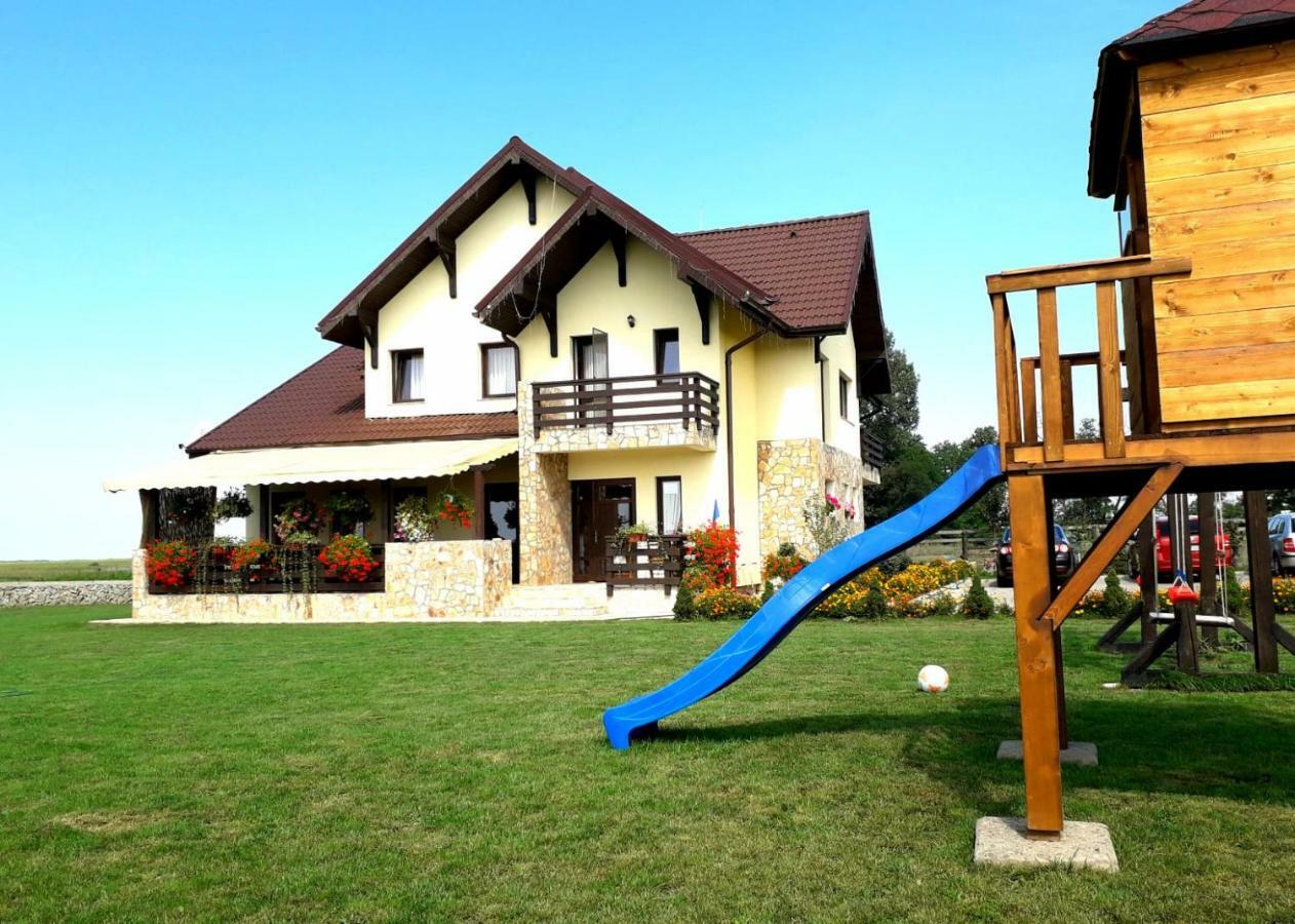 Dor De Casa Doljesti Exterior foto